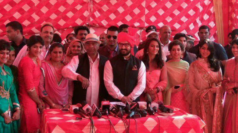 geeta-phogat-aamir-5-jfw