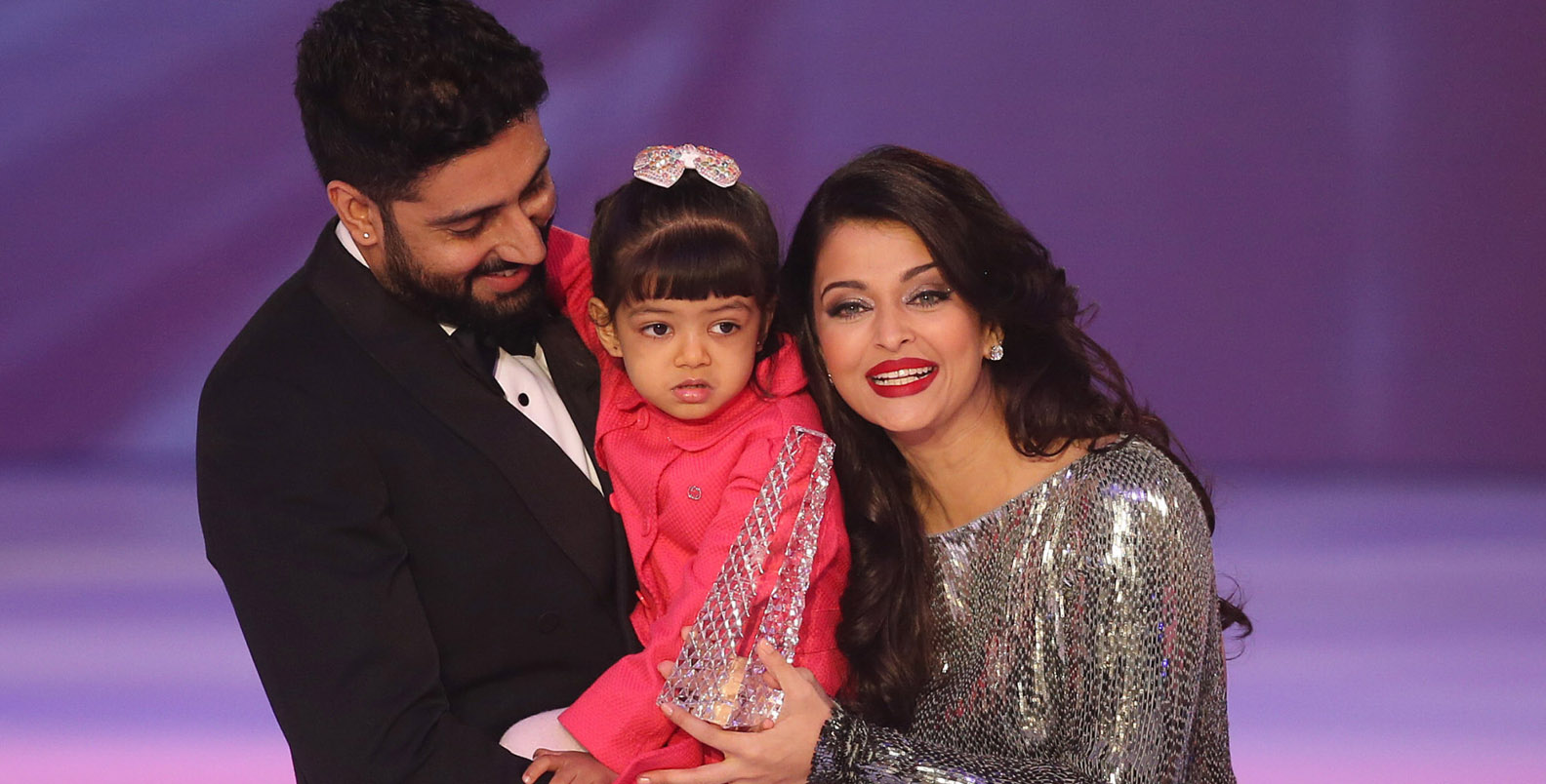 Watch: Aishwarya Rai gets teary eyed after paparazzi misbehaves - Life &  Style - Business Recorder