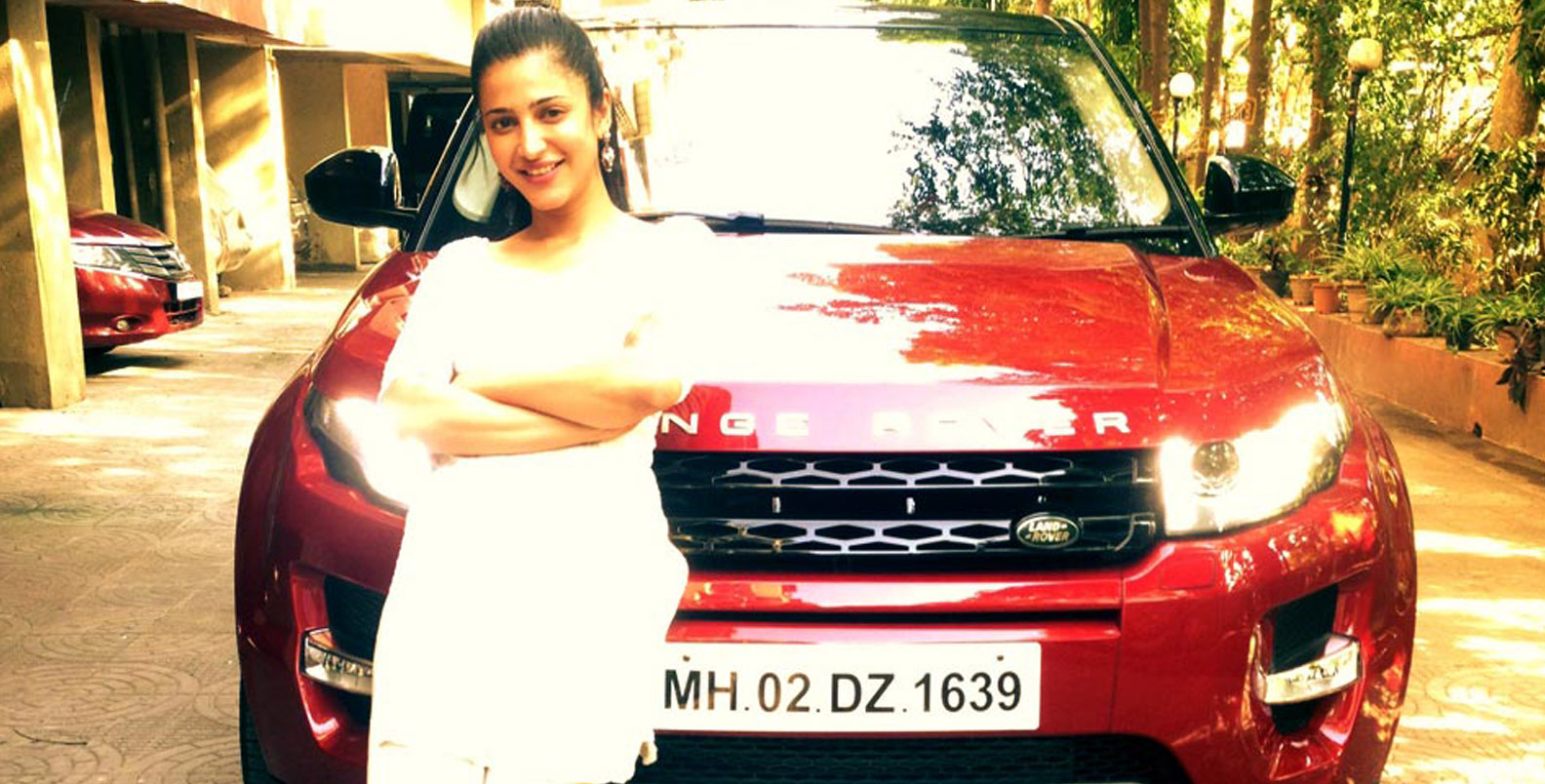 11 South Indian Actresses And Their Super Luxurious Cars! 