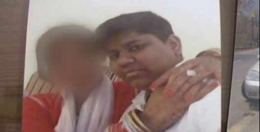 UP Woman posed as Man for 4 years, Married for Dowry!