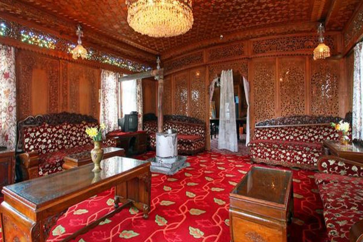 kashmiri-decor-style