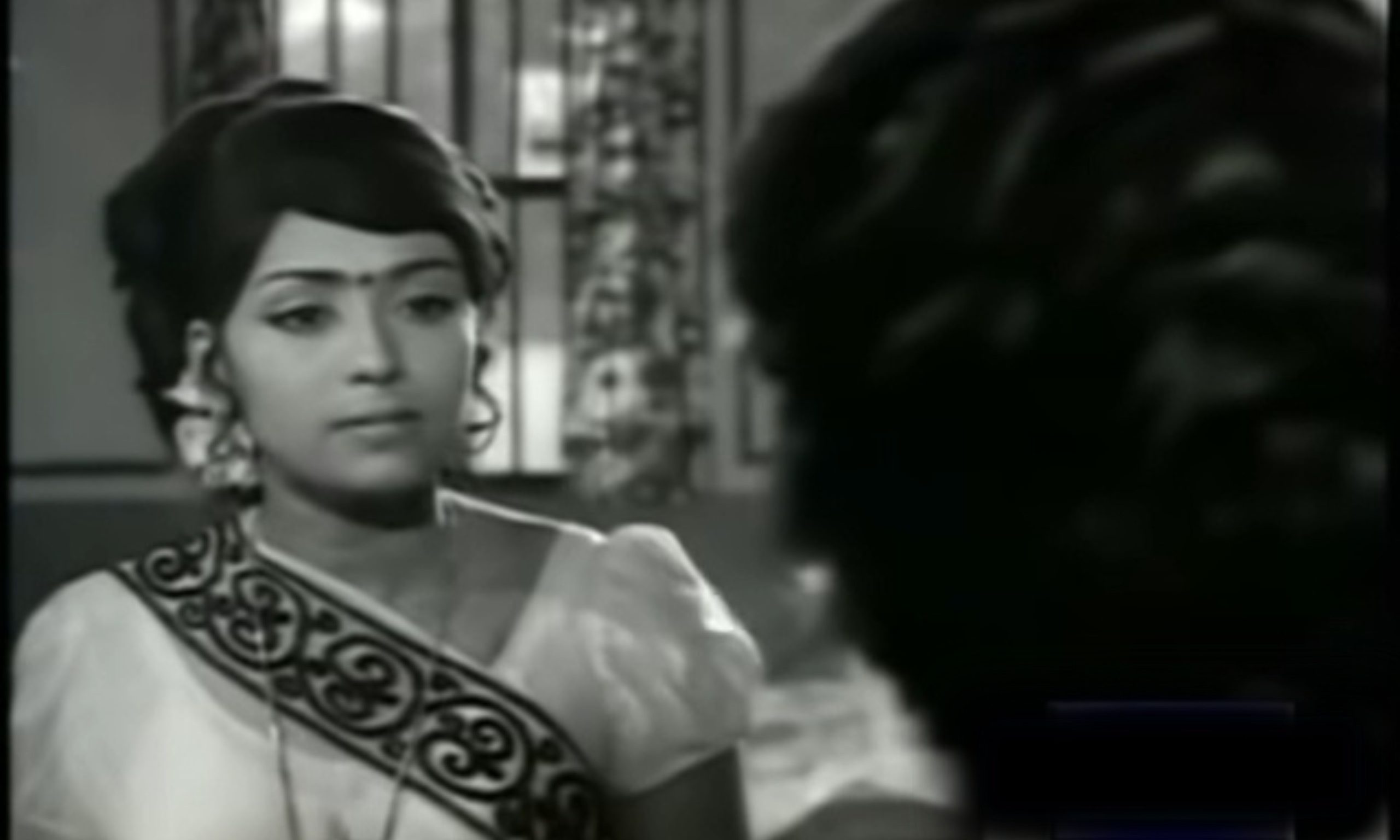Aval Oru Thodar Kathai: Mother Of All Gendered Paradoxes In Kollywood ...